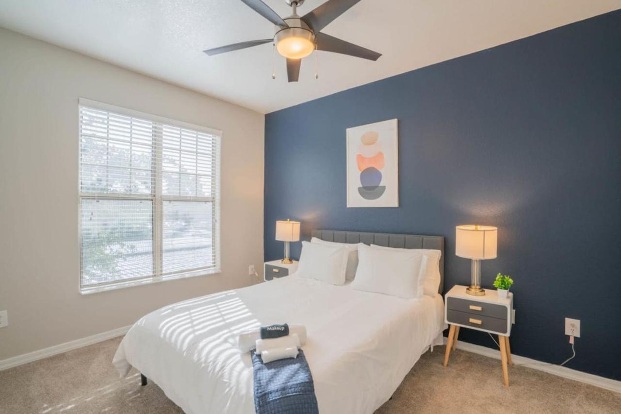 Apartamento Posh 2Bd - Midtown - Gym, Pool, W-D, Parking - Sleeps 8 Phoenix Exterior foto