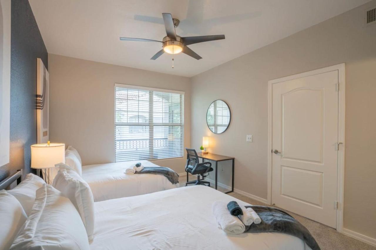 Apartamento Posh 2Bd - Midtown - Gym, Pool, W-D, Parking - Sleeps 8 Phoenix Exterior foto
