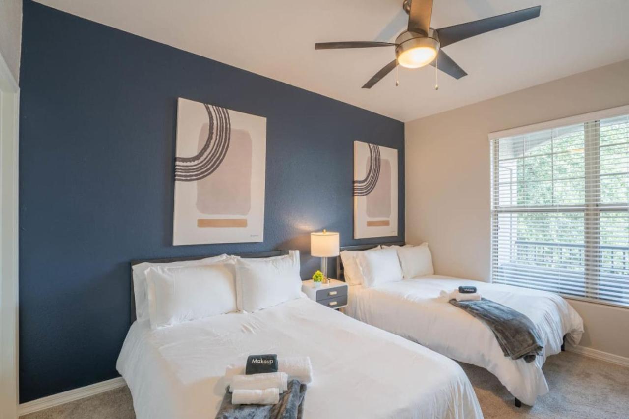 Apartamento Posh 2Bd - Midtown - Gym, Pool, W-D, Parking - Sleeps 8 Phoenix Exterior foto